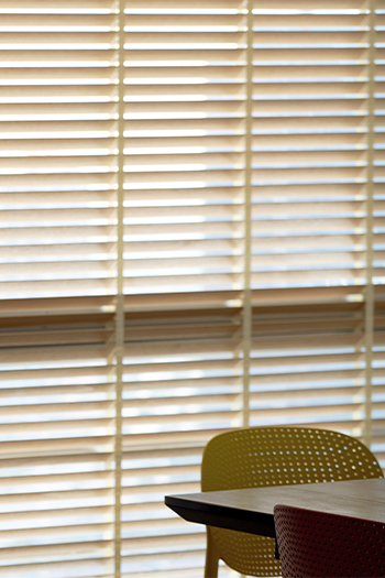 Skylight blinds installation 3
